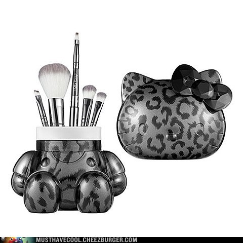 Must Have Cool: Hello Kitty Wild Thing Brush Set