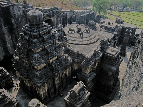 The Kailashnath Temple in India, Carved From One Stone
