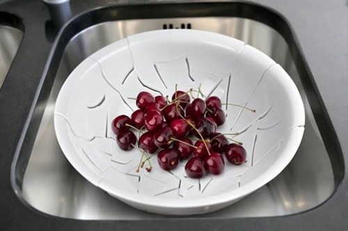 Cracked Up Bowl Colander