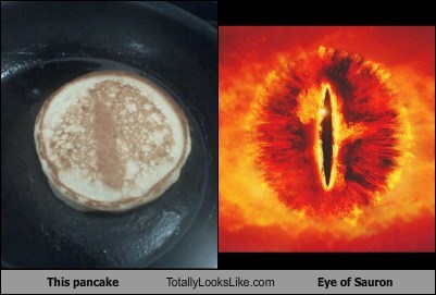 This Pancake Totally Looks Like Eye of Sauron