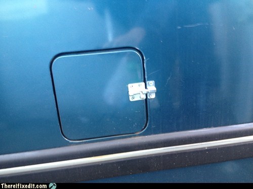 How to Keep the Gas Door Closed on Your Car