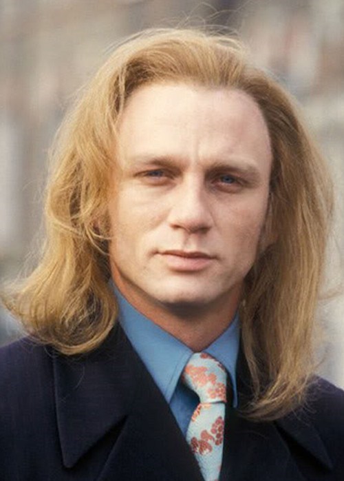 Daniel Craig in the '90s... DO NOT WANT