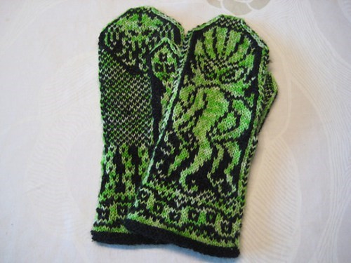 DIY Cthulhu Mittens