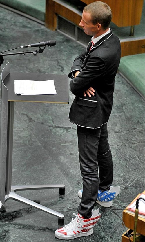 What Do Austrian Politicians Wear?