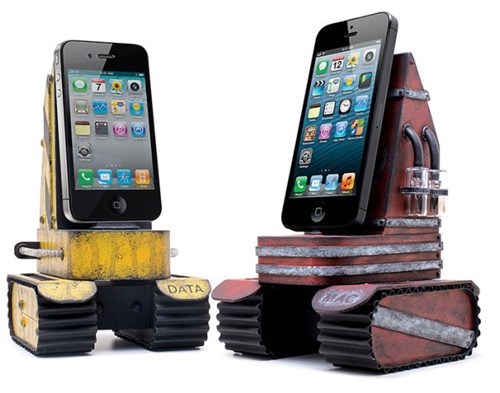 An iPhone Charger to Make Wall.E Proud