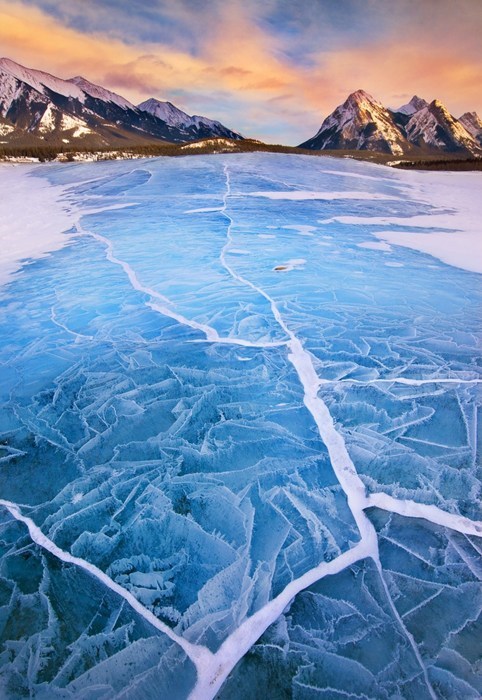 Cracking the Ice at Lake Abraham