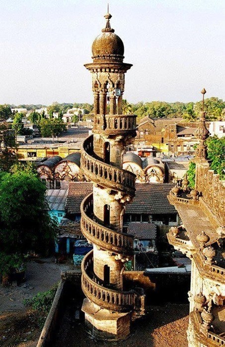 Mahabat Maqbara, India