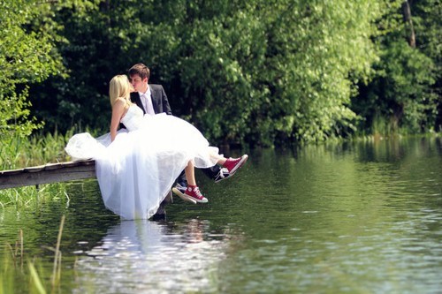 Beautiful Photo, BUT YOU'RE RUINING THAT GORGEOUS DRESS!