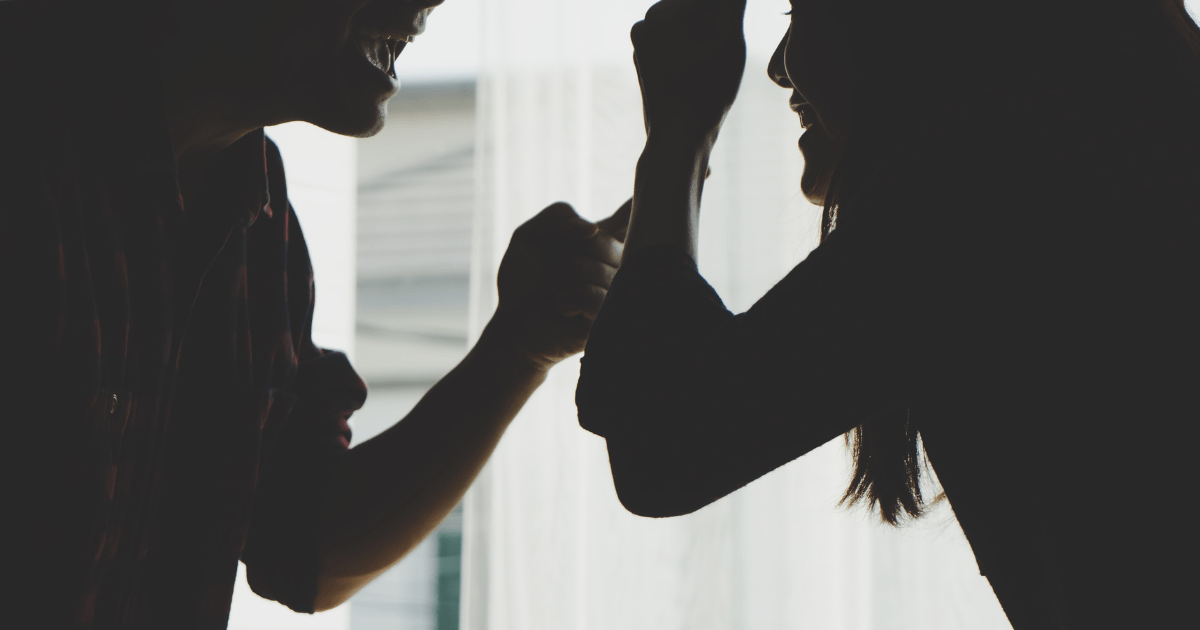 Girlfriend’s jealousy gets the best of her when boyfriend goes to friend’s girlfriend’s birthday dinner, she demands he sleep on the couch, he refuses: “I’m cutting all ties with her”