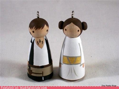 https://i.chzbgr.com/original/4166788864/hC87407D9/decoration-figurine-han-solo-princess-leia-star-wars-tree-4166788864