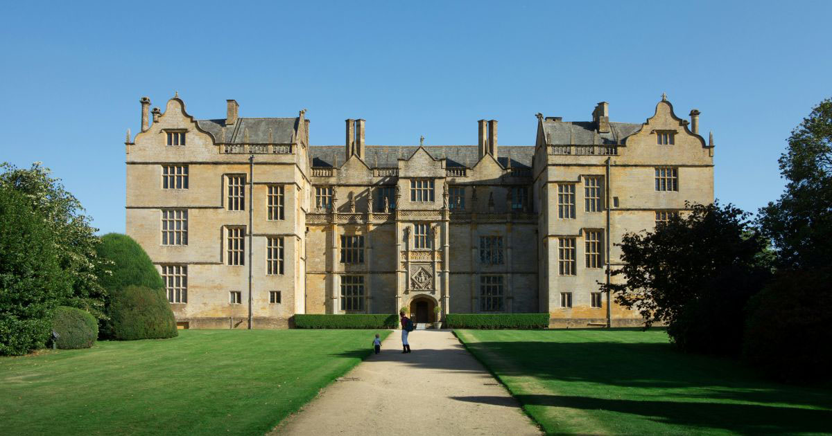 Dad sends 9 and 13-year-old kids to boarding school 10 miles away right before they lost their mother, stepmom demands they come home 2 years later despite their wishes: 'They finally felt their boarding school was home to them.'