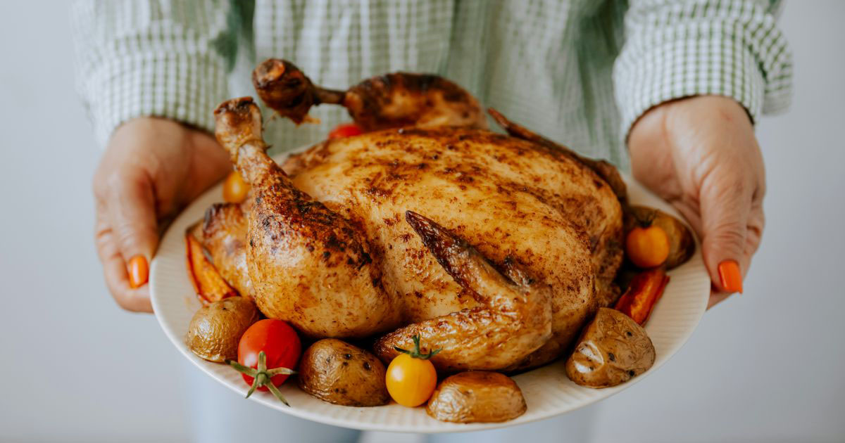 Family pressures single 50-year-old woman into cooking Thanksgiving dinner for 20 relatives all by herself: 'They’re just dumping it on me because I don’t have kids and they assume I have endless time and money.'