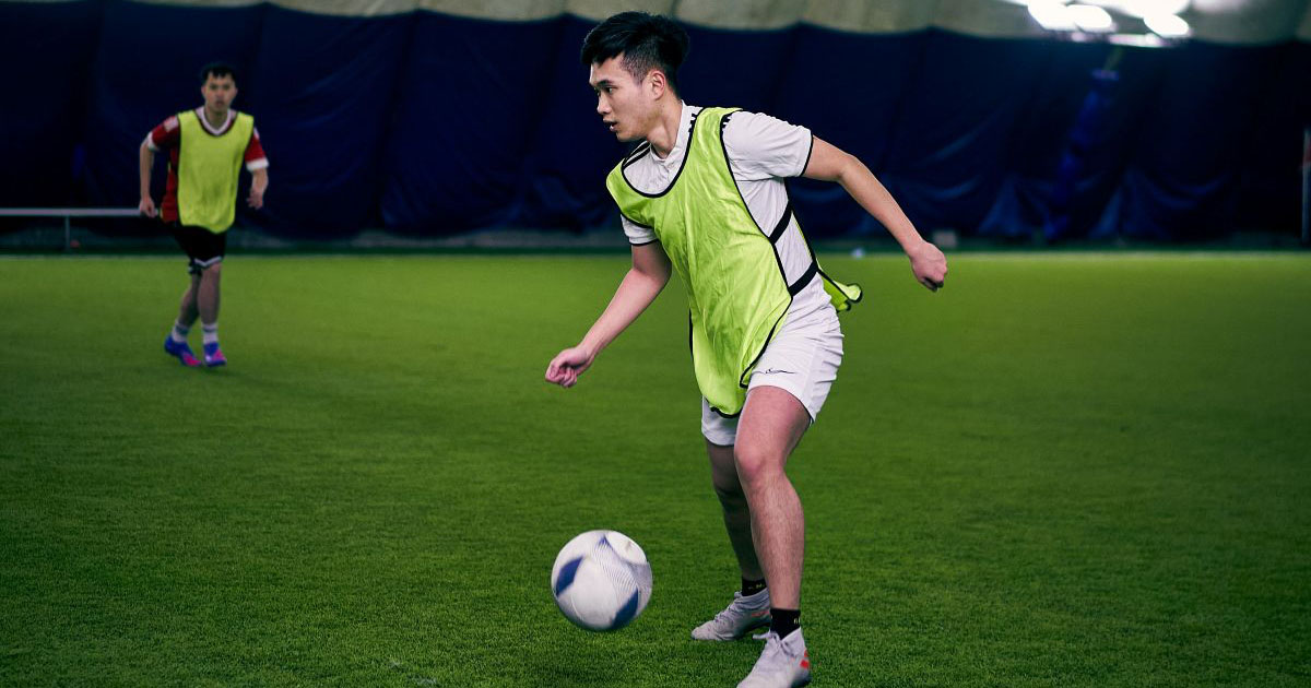 Stepmom demands 15-year-old quit one of his 4 extracurricular activities because they leave no time for her 2 kids: 'I told her that she is not paying for my classes, so it's none of her business.'