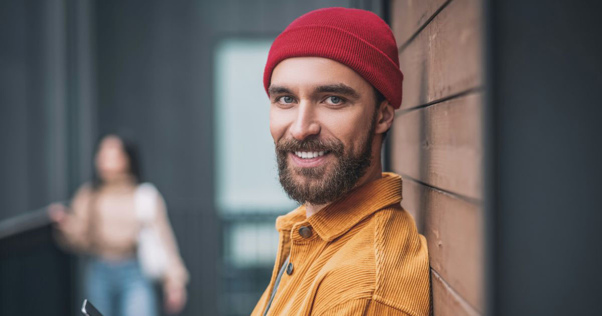Boyfriend refuses to take off his hat under any circumstances, his partner of 1 year has never seen his hair or lack thereof: 'He told me if I pull it off, he'll leave and never come back.'