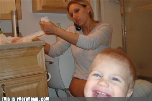 Photobombs - bathroom - photobomb that guy - Cheezburger