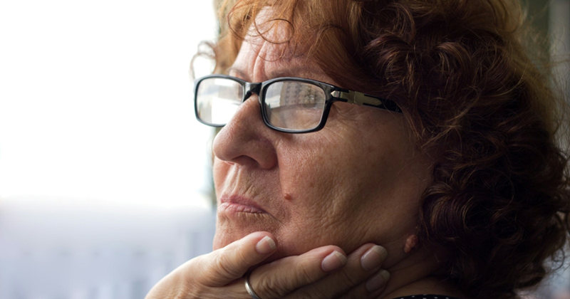 27-year-old refuses to let mom move into his apartment after selling her house and giving money to 24-year-old brother: 'She said I was punishing her'