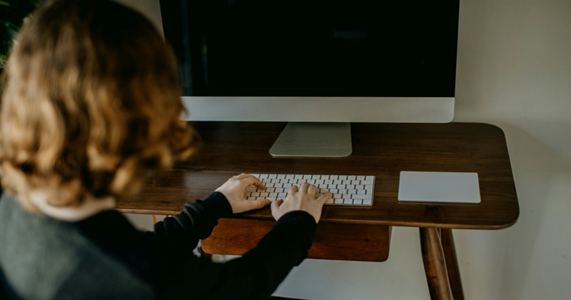 Boss demands 15-year-old daughter shadow employee for school project, gets upset when told she's a liability: 'The girl has zero boundaries'