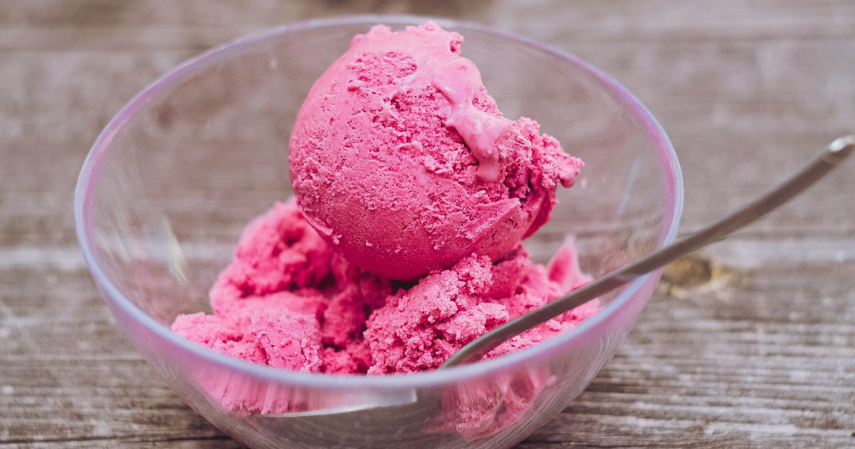 Parents scold 15 and 19-year-old kids for only getting 2 tubs of ice ...