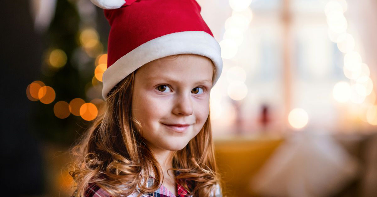 Grandma accidentally gifts 8-year-old granddaughter a gift card instead of a toy, mom refuses to give the gift card back: 'It seems really wrong to take back a gift from a child.'