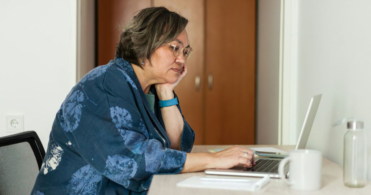 28-year-old employee teaches 50-year-old new hire how to use a computer; new hire cries to supervisor when employee doesn't do her job for her: 'The one moment I don’t help her the way she wanted me to, she had a meltdown.'