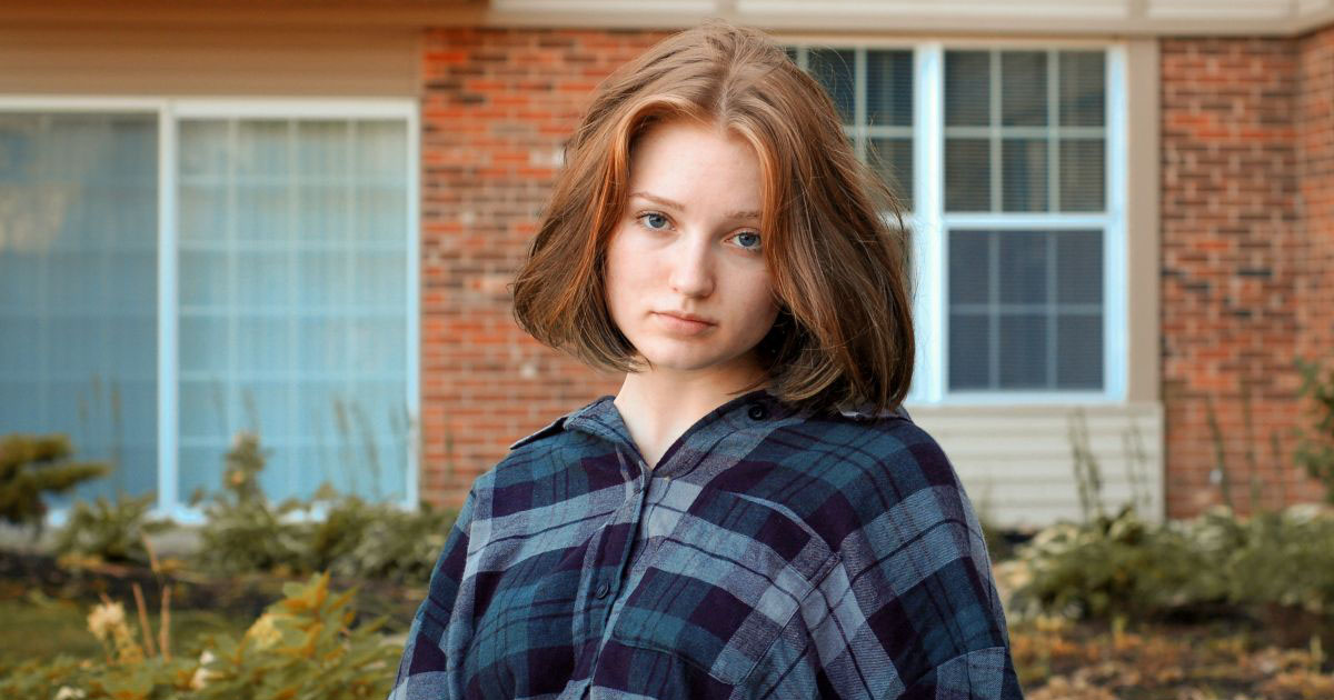 16-year-old refuses to move back in with her widower dad after he abandoned her for stepmom and step-siblings: 'My aunt is a way better parent than my dad was.'