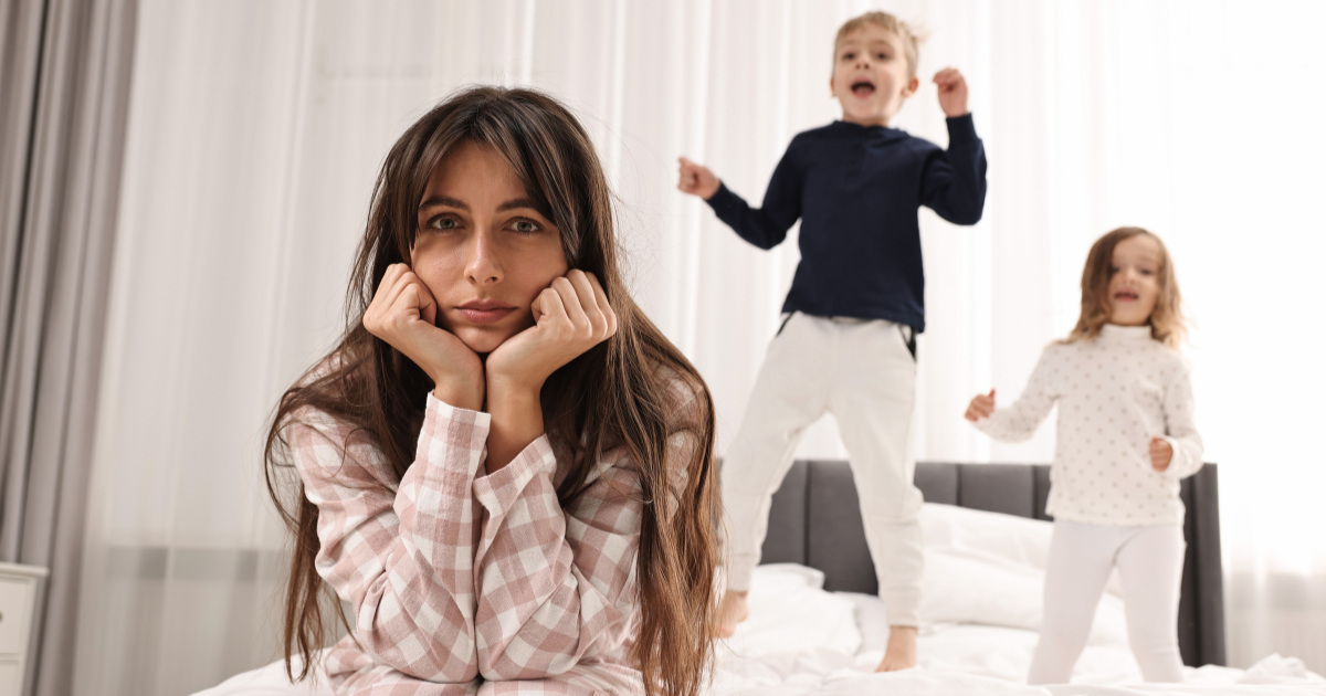 Single mom CC's the entire family in an email to pressure her cousin to babysit her 2 kids while she's vacationing, cousin refuses: 'I'm not doing it'