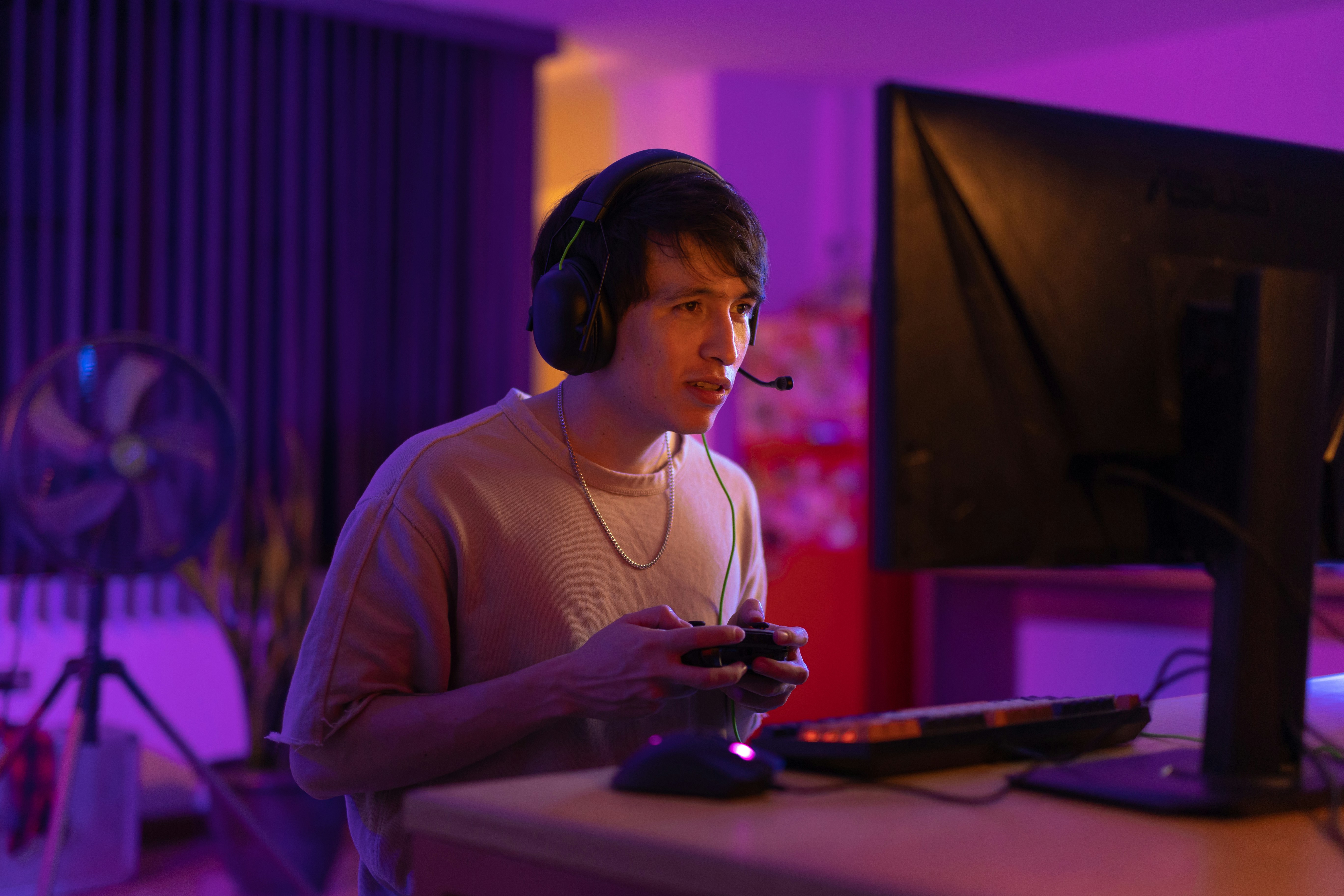 Sleep-deprived sibling repeatedly sabotage's the family WiFi to curb his younger brother's late-night gaming rampages: 'If he got too loud then I could just boot him off the game and it would look like an outage'