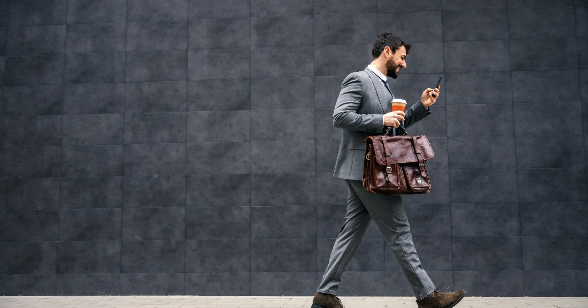 Absent boss gets backlash for demanding fully remote team to come into the office "5 days a week (8 AM - 5 PM)"