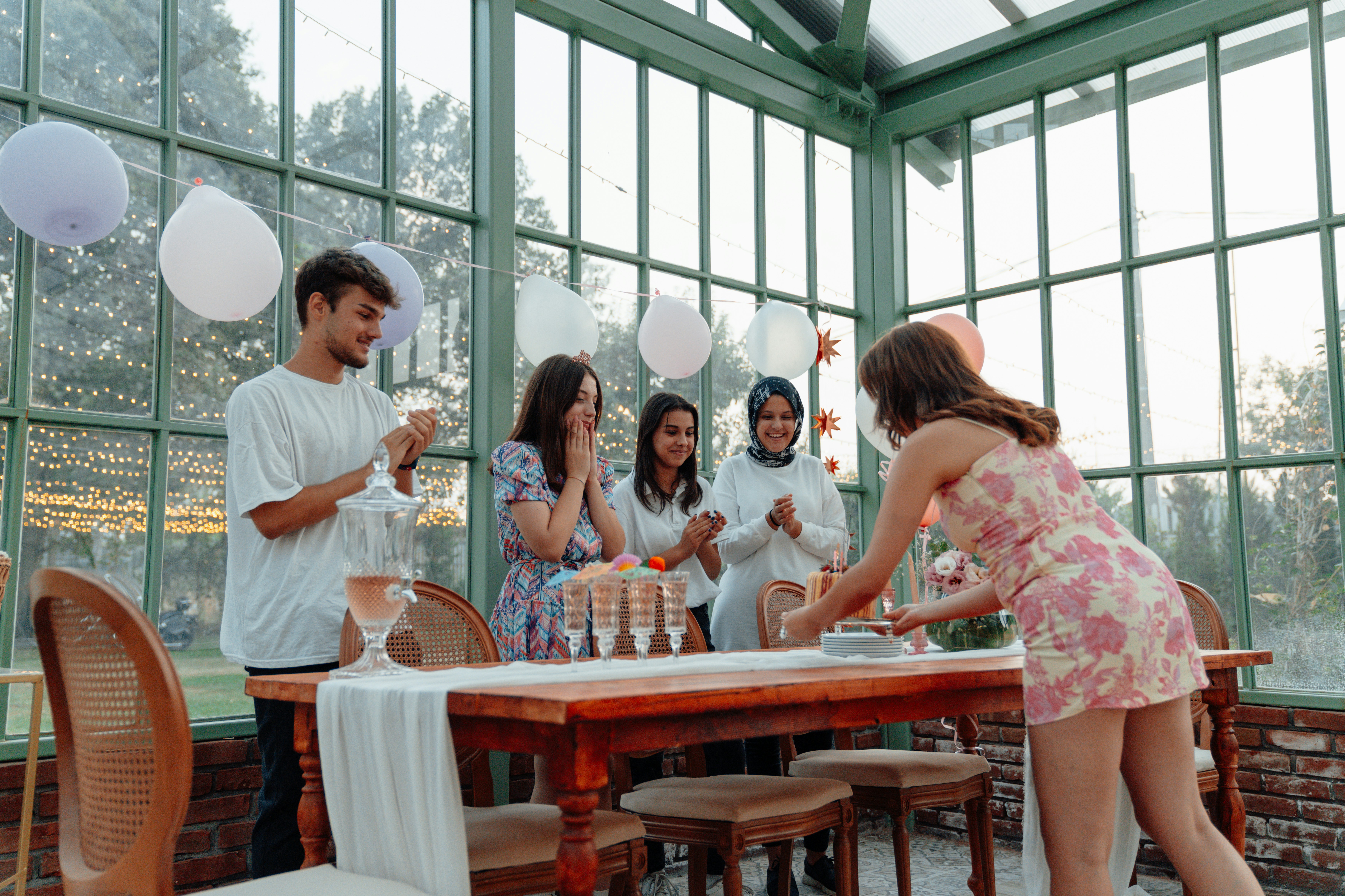 "B-List" birthday guest leaves party after realizing she's expected to watch the party via live-stream