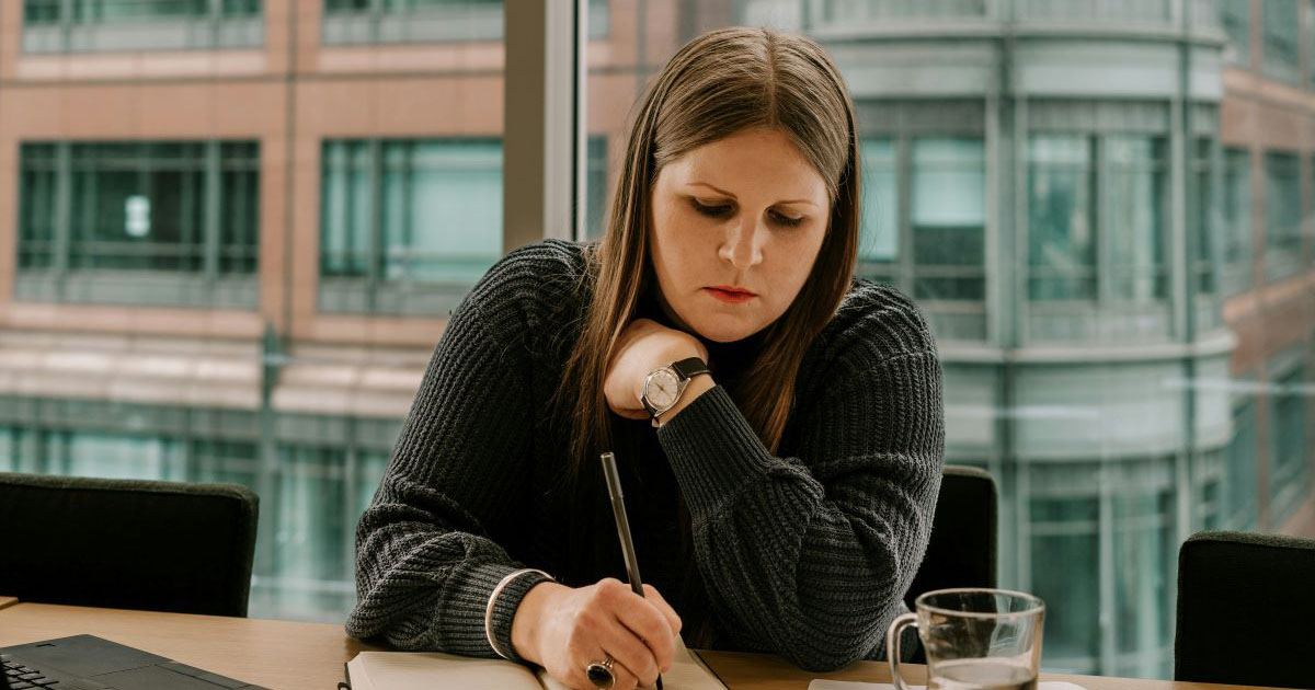 Employee snoops through and writes in her coworker's notebook, gets offended when she asks her to stop: 'She said I was overreacting because it was just a notebook and not anything sensitive.'