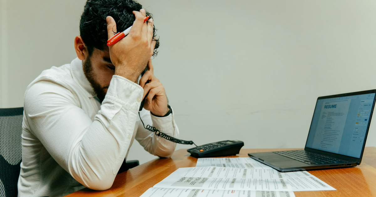 Company ghost candidate for 3 weeks after final interview, get rejected when they send a job offer: 'No call, no explanation'