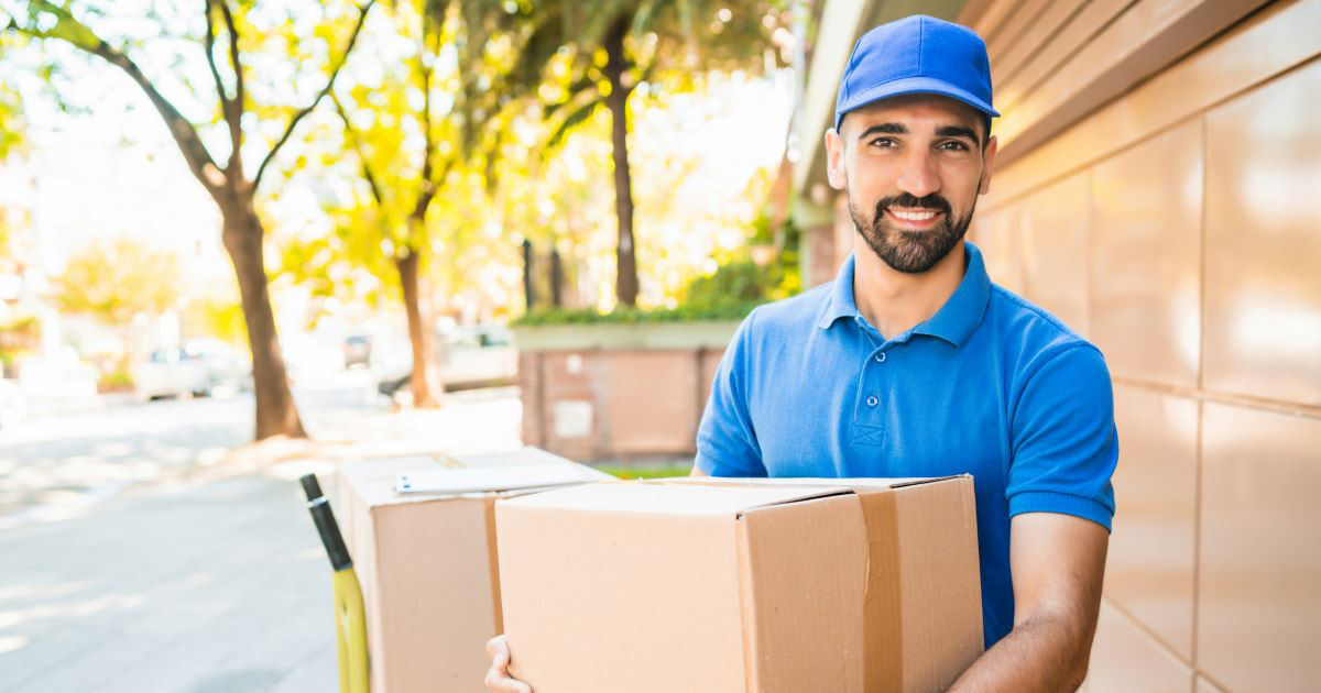 Movers berates customer for taking more than 20 minutes to tip for their services: 'Demanding a tip is a great way to ensure you don't get one.'