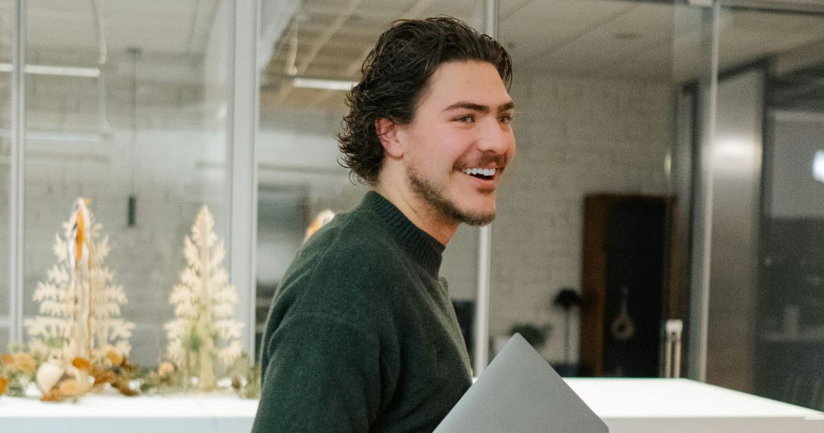 Gen Z employee demands a 50% raise after 1 year of work, requests meeting with CEO after his manager says no: 'He informed me that he deserves a $41K bump.'