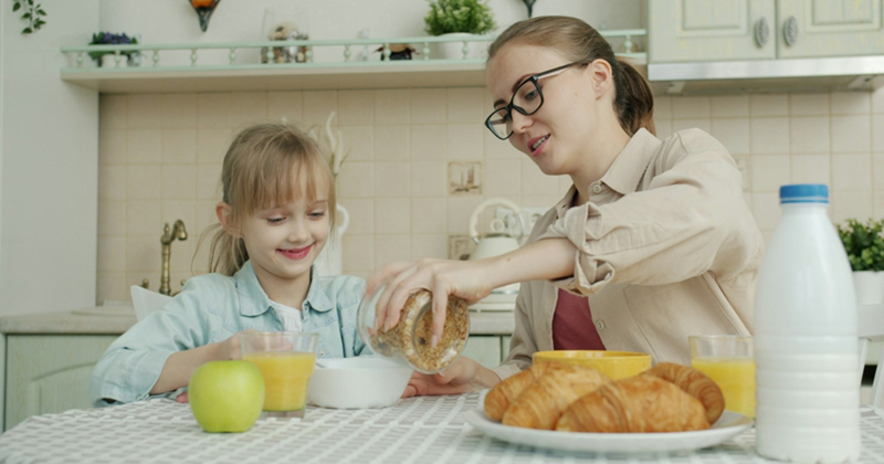 Mom refuses to pay babysitter $16/hour rate for 8 hour day, gets offended when she quits the job: 'She has been saying I'm unprofessional'