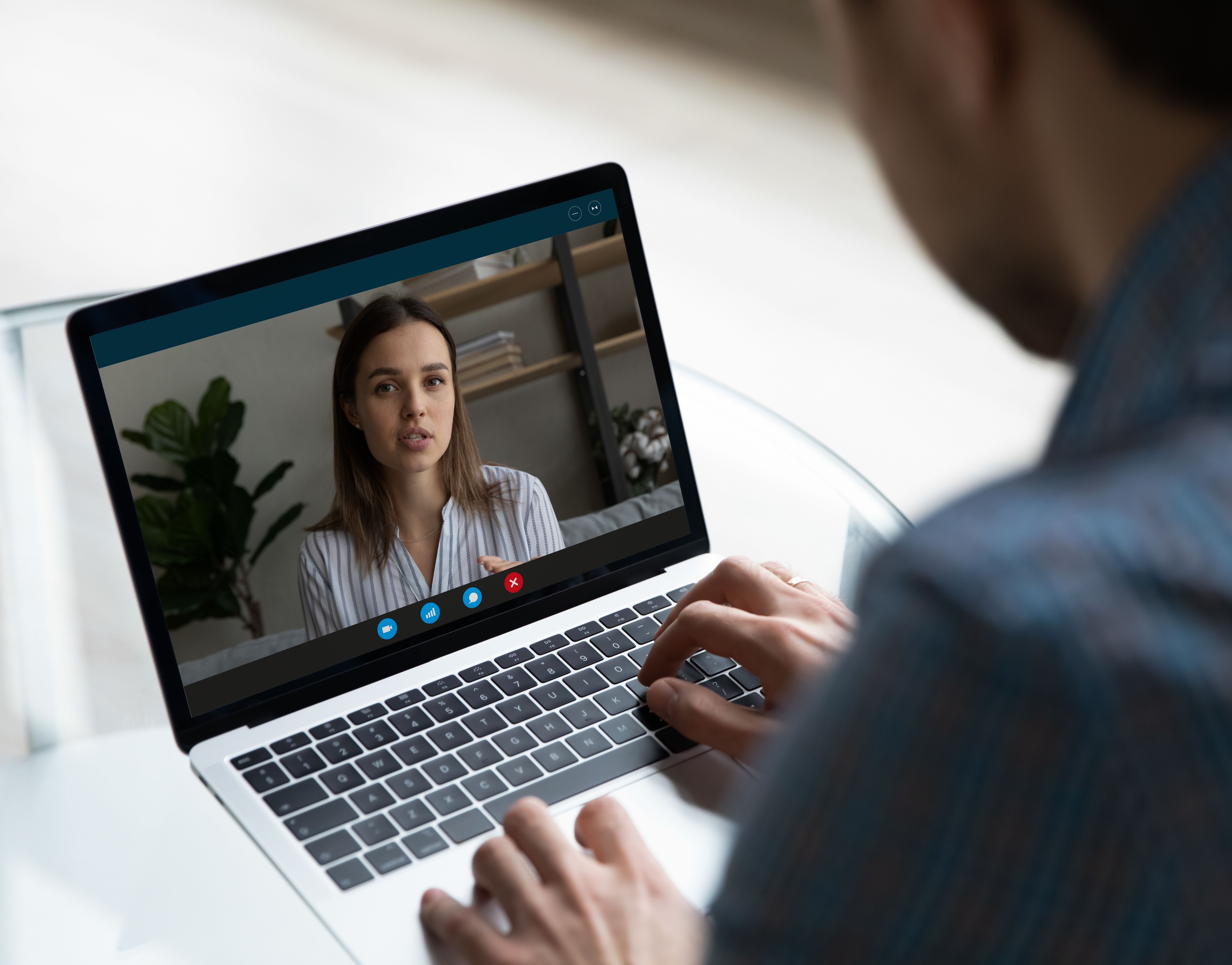 ‘I'm disgusted. Is this even legal??’: Australian woman discovers her manager has been secretly screenshotting and saving cropped images of her face during video calls for six months