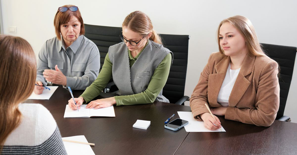 HR department admits they receive 2000 job applications for one position, and don't look at any of them: 'AI sorts through them, and then they just go based off intuition.'