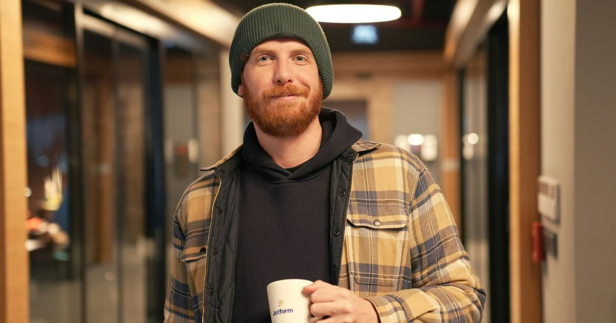 Employee leaves job for a startup in August, returns to his old job after realizing the startup owners were inept and clueless: 'They wanted me to handle everything for the income of only 1 person.'