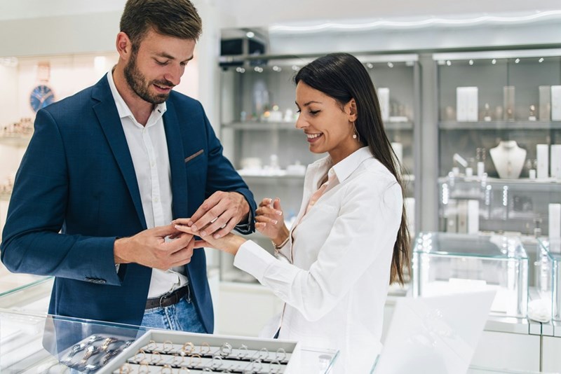 Man buys $2,500 engagement ring, jeweler talks him out of resizing it before proposing, ring doesn't fit on proposal day, store refuses exchange citing "wear and tear": ' Now I'm stuck with an over sized engagement ring'