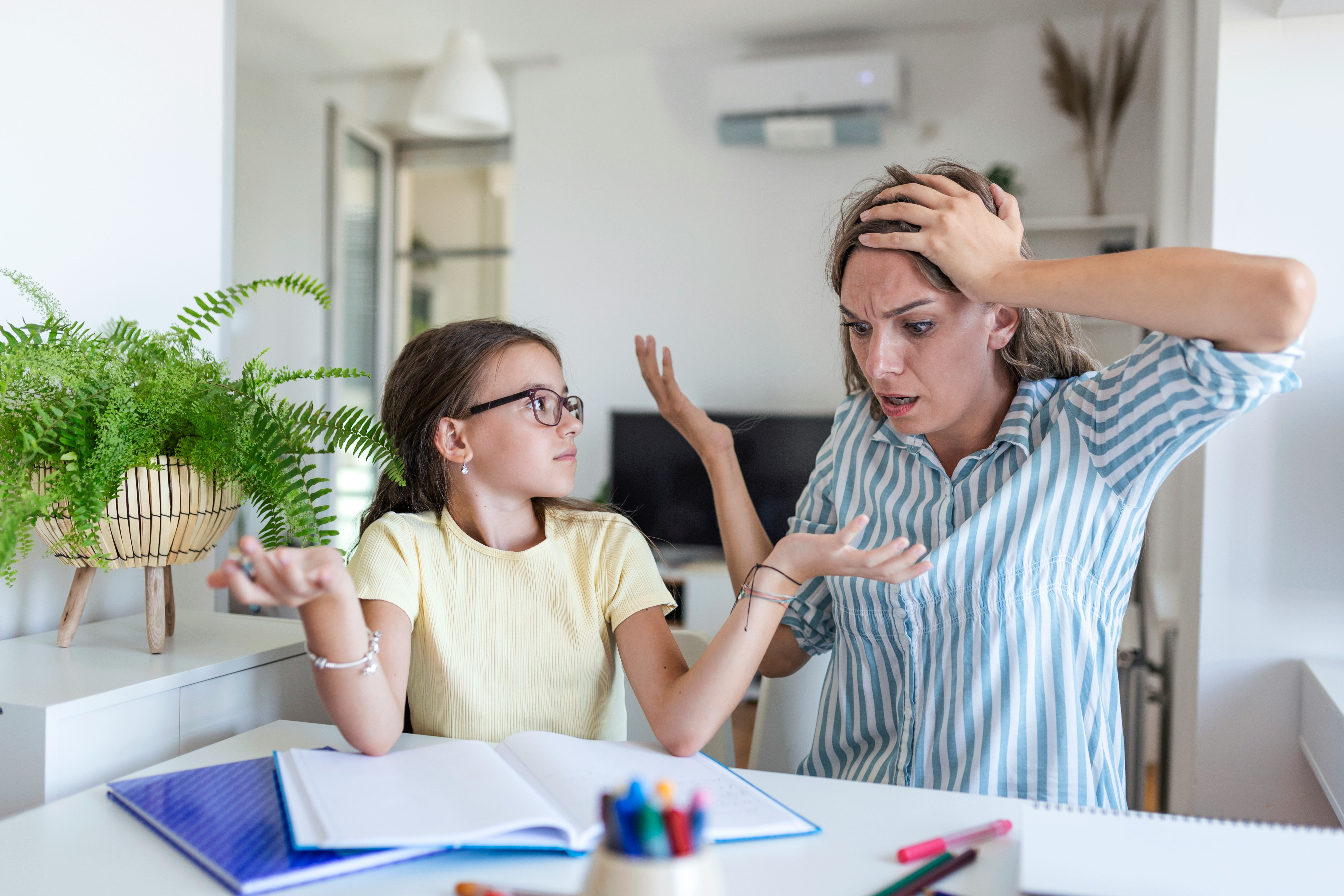 20-year-old Woman Tells her 14 and 12-year-old Homeschooled Cousins that They Need to be Able to Read to go to College, starting a Family Dispute: 'They'll end up teaching themselves'