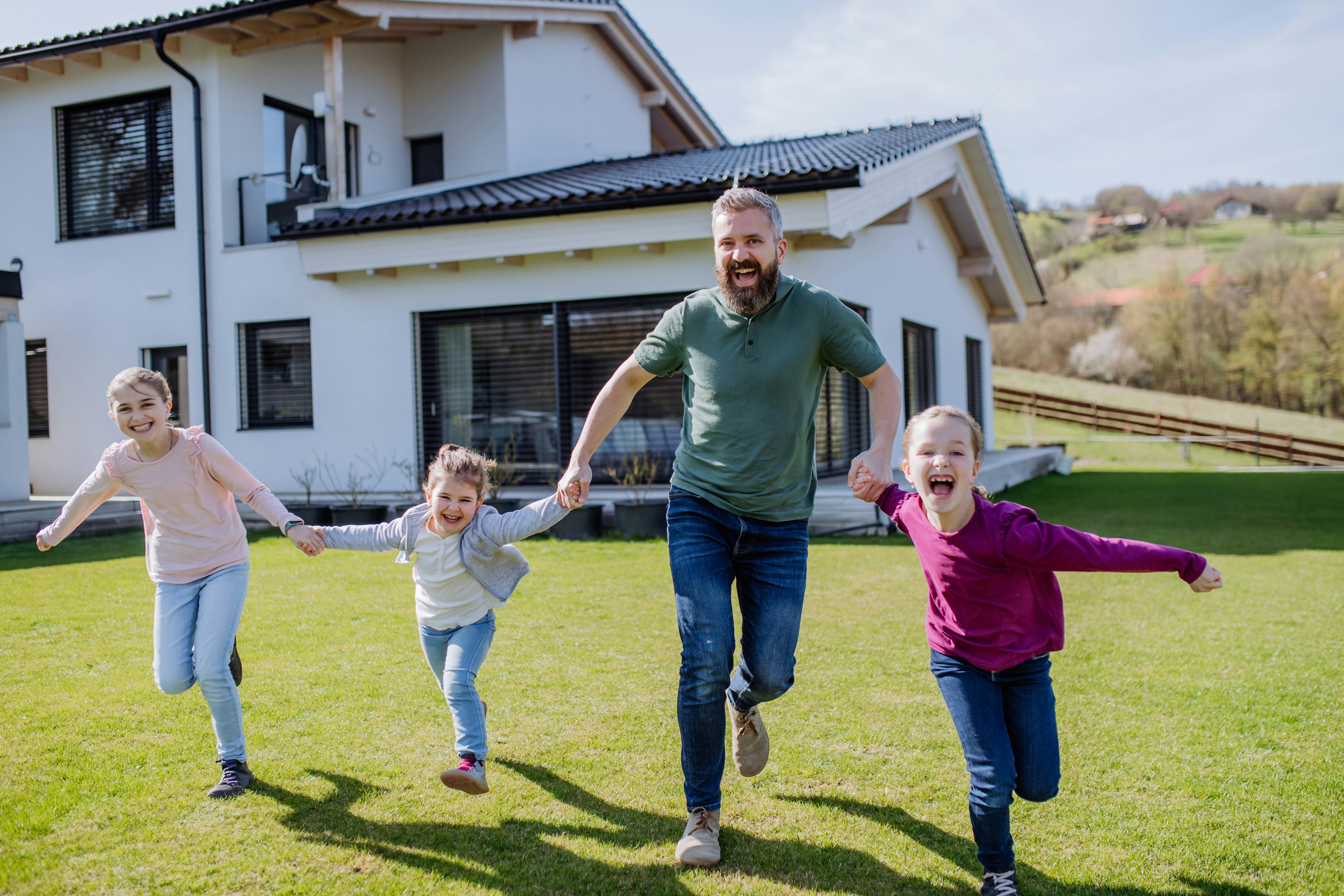 Dad moves out after maliciously complying with his HOA's 22+ rules