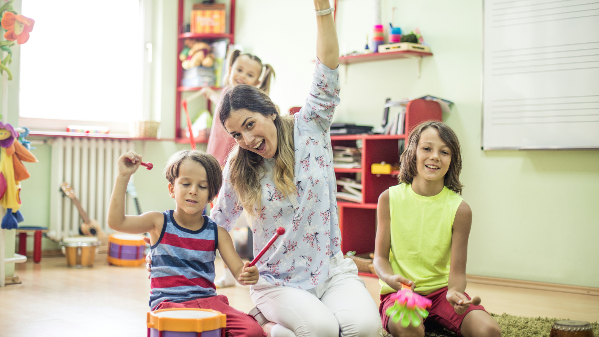 Mom of 3 refuses to replace chaotic 21-year-old nanny after she throws the dog a birthday party 3 months early, husband pushes for more structure: ‘I think she is a great fit for our family and the kids absolutely love the chaos’