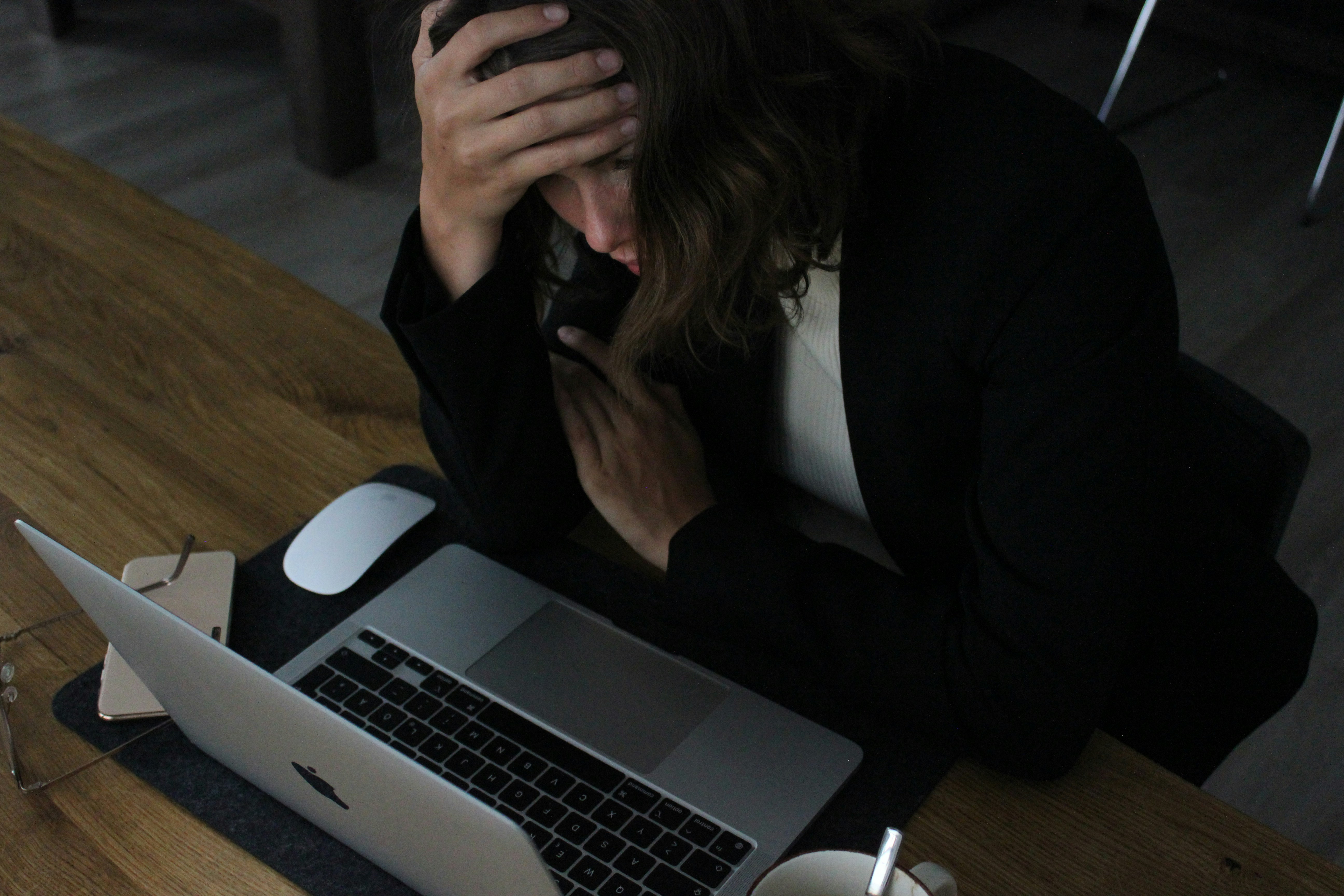 Employee gets tired of the toxic work environment after 3 years of no salary increase, she finds a new position with a $27K raise, but when she notifies her boss: 'She kept saying “But it’s me, you know I wouldn’t have fired you.”