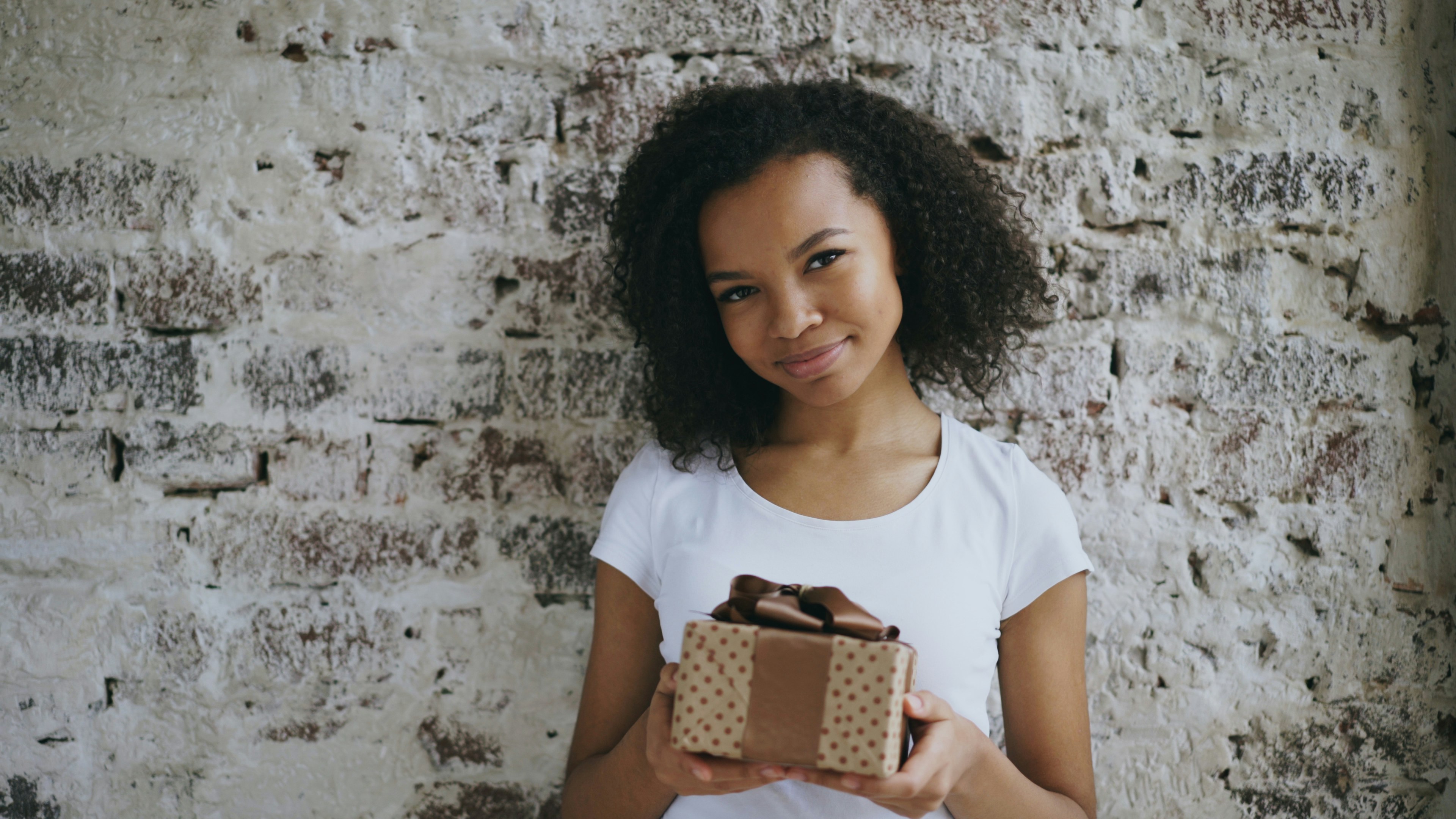 Bride calls friend immediately after wedding party to say her gift was inferior and she expected more: ‘I'm unemployed, and she's a successful business owner’