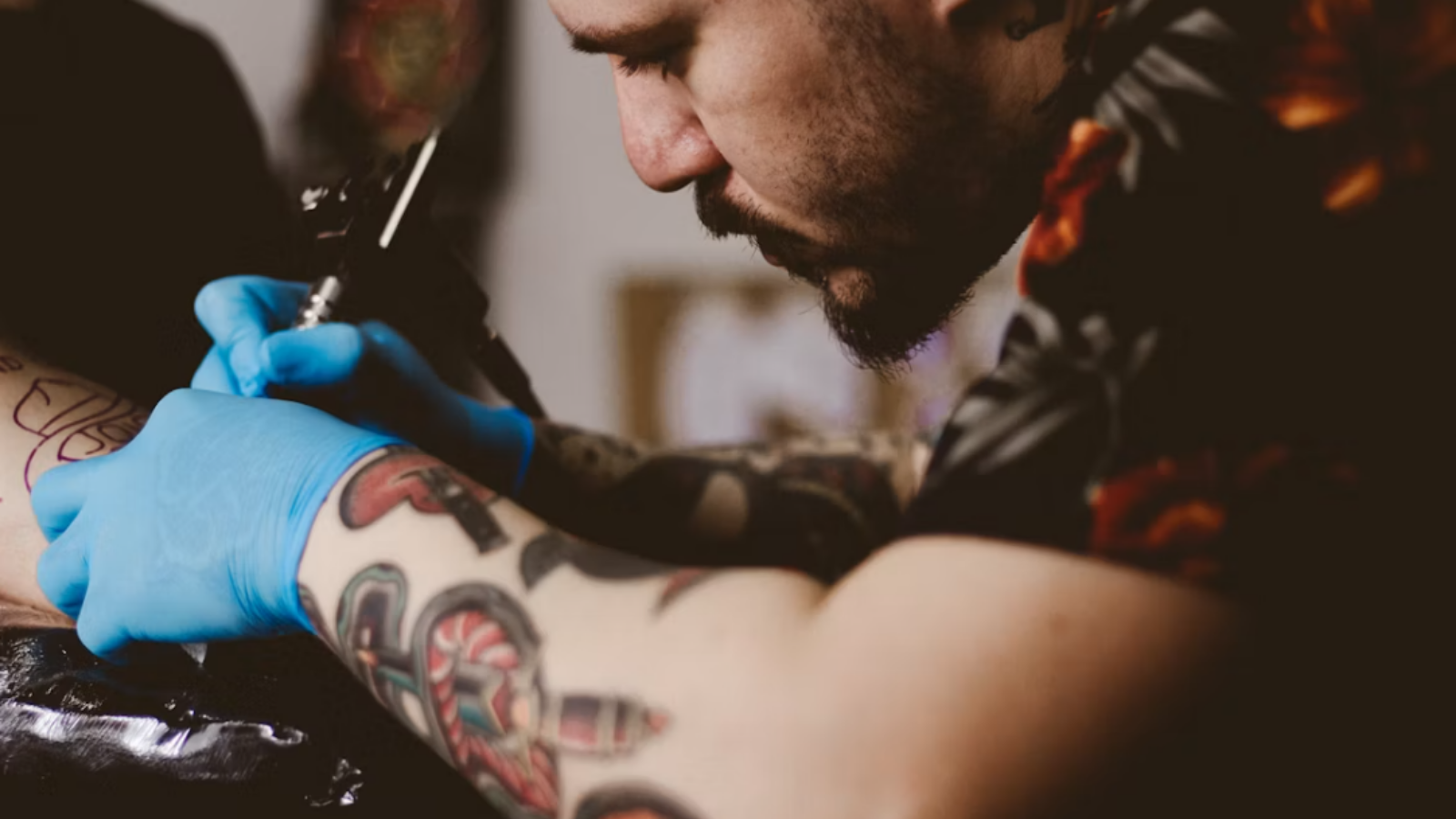 Tattoo shop disrespects a customer’s time by scheduling an appointment and then making them wait two hours more, so they finally leave: ‘I had an appointment, and YOU didn't honour it’