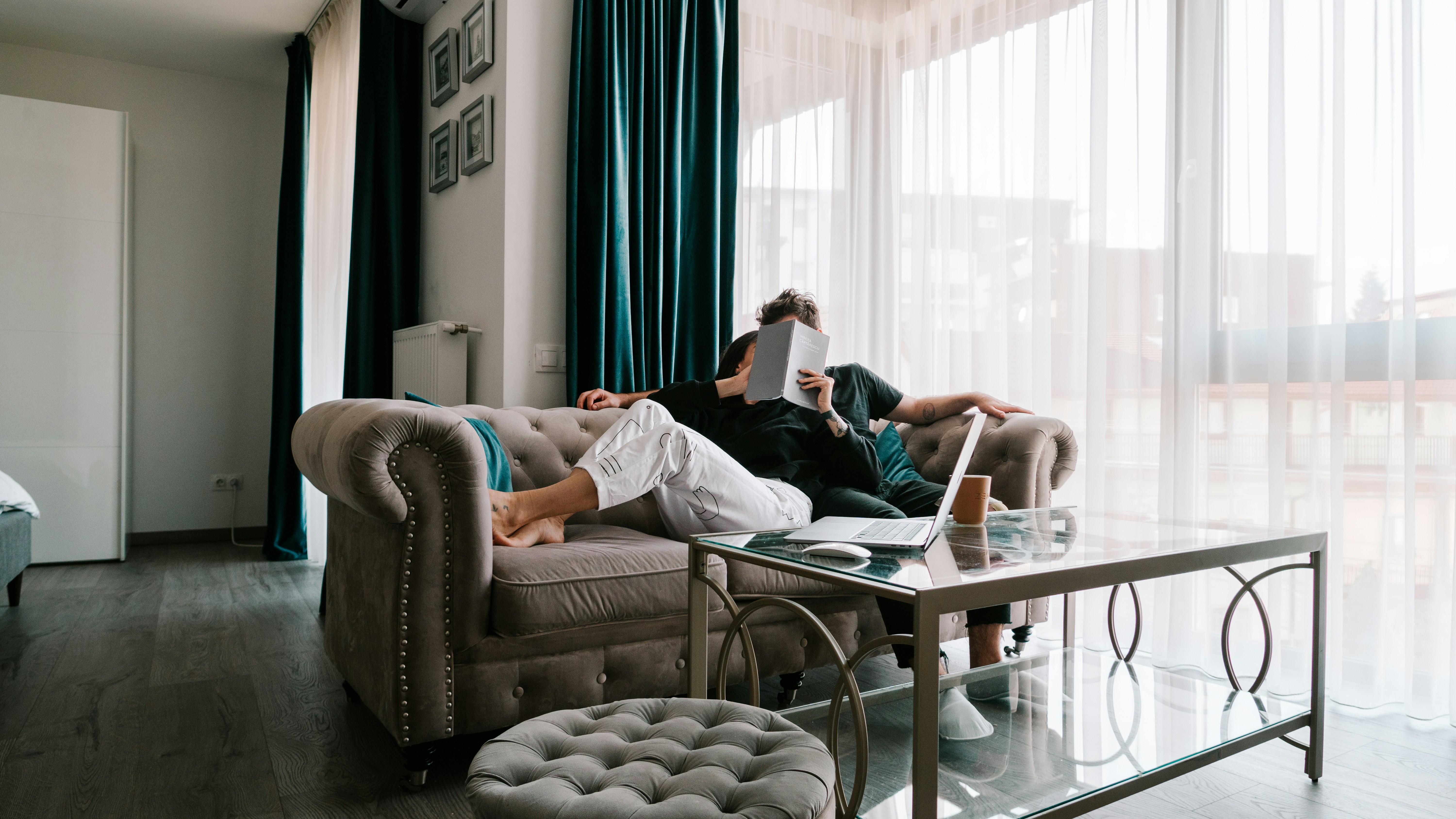 Mother demands to move in with her 31-year-old daughter due to financial issues and makes a big scene when she denies: ‘I feel like my mother is "window shopping" to see with which one of her kids she will be more comfortable.’