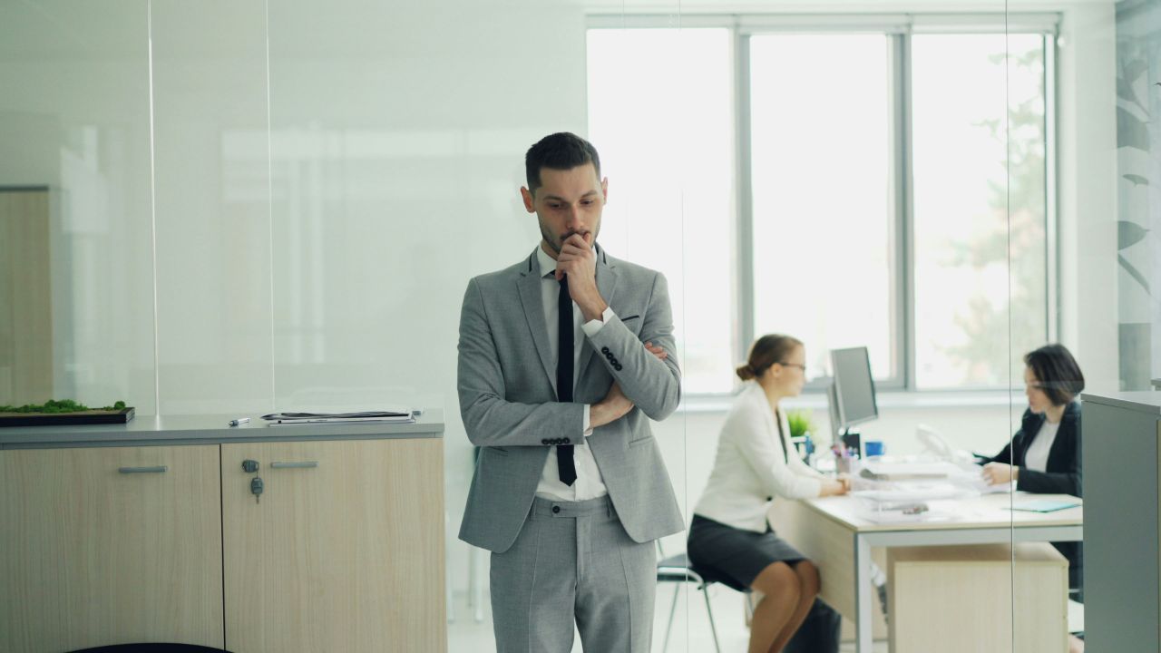 Boss likes to micromanage her employee and act as if she didn't hear when she tells her that she needs to be out of the office as soon as her shift ends: 'She will keep me for an additional 15 mins sometimes.'