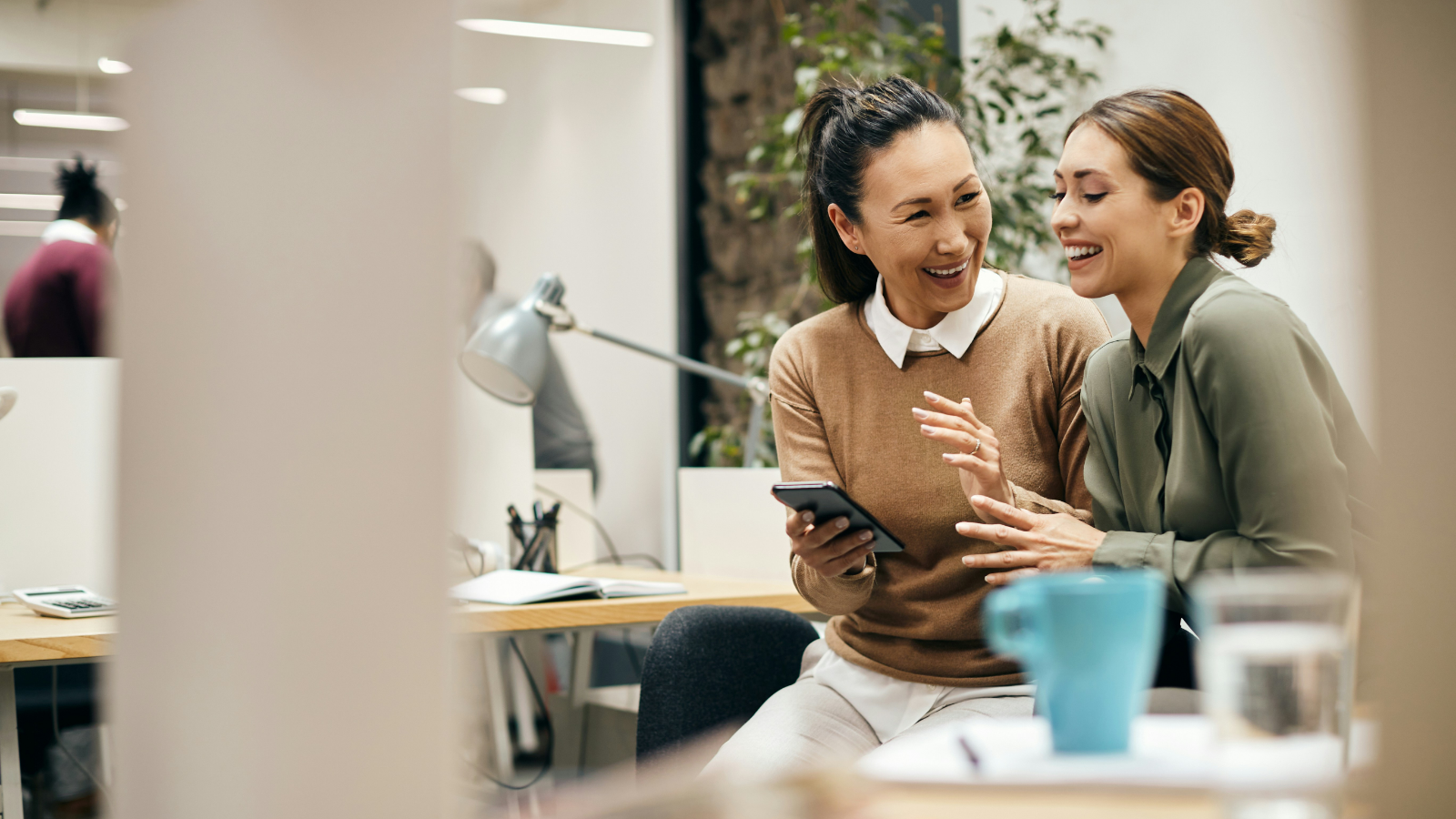 Employee befriends new manager and starts ignoring her coworkers, manager gets fired for bad performance, so she tries to go back to her old friends: ‘She started acting like she was untouchable’