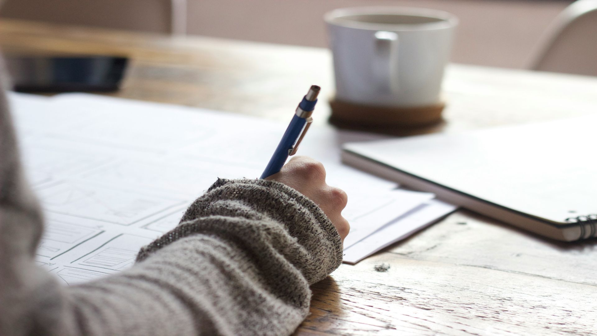 Aunt refuses to co-sign on her niece’s student loans after her parents were denied for their over 100K debt and awful credit score: ‘I don't think that her education costs are our responsibility.’