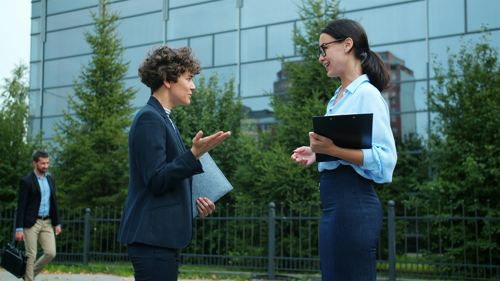 Coworker calls out colleague for wearing the same outfit every day: 'She's mentally still stuck in middle school'