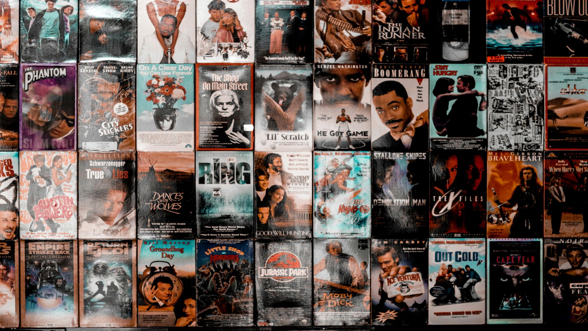 Movie fans comment on movies that supposedly end with a happy ending, but if you think about it aren’t as happy or heartwarming as we thought: ‘The actual reality of what the characters are left with is an absolute nightmare.’